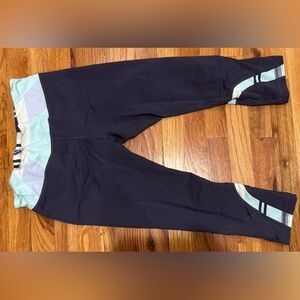 Like New Lululemon Crop Leggings with Light Blue Accents